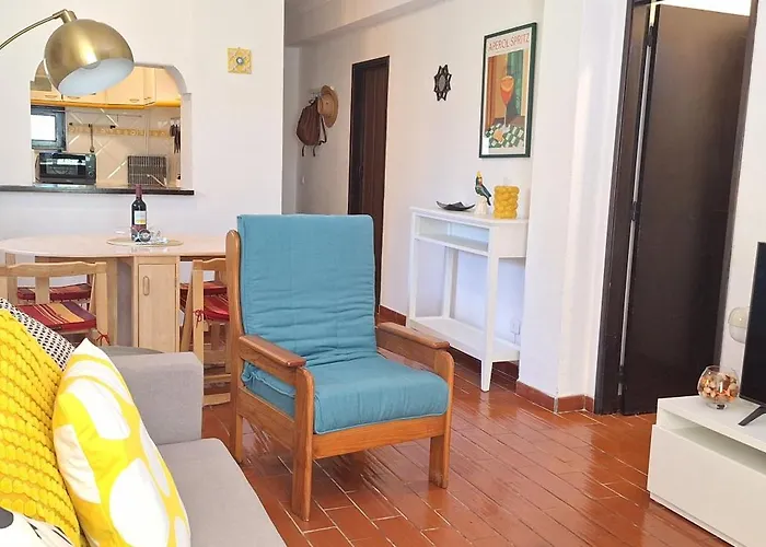 Chill By The Sea- Apartment