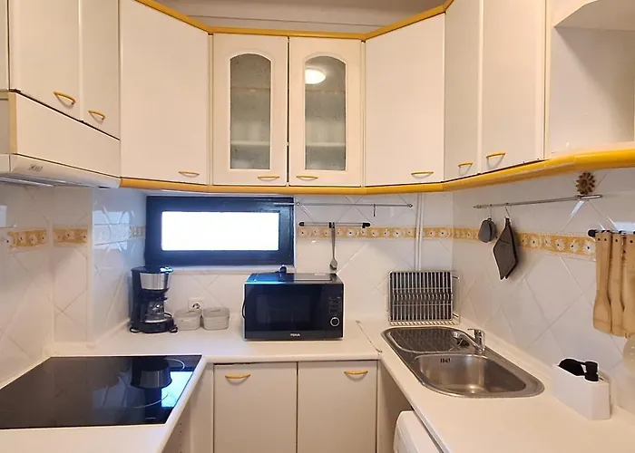 Apartment Chill By The Sea- *